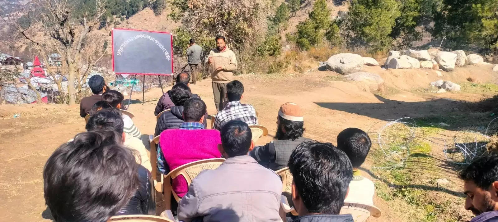 भारतीय सेना ने जम्मू-कश्मीर के लोगों के उत्थान और सशक्तिकरण पर व्याख्यान किया आयोजित