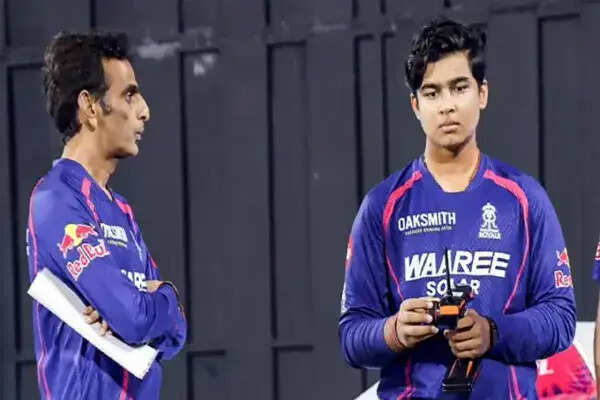 राजस्थान रॉयल्स के मैनेजर पर BCCI की कार्रवाई, मोबाइल फोन के इस्तेमाल पर मांगा स्पष्टीकरण