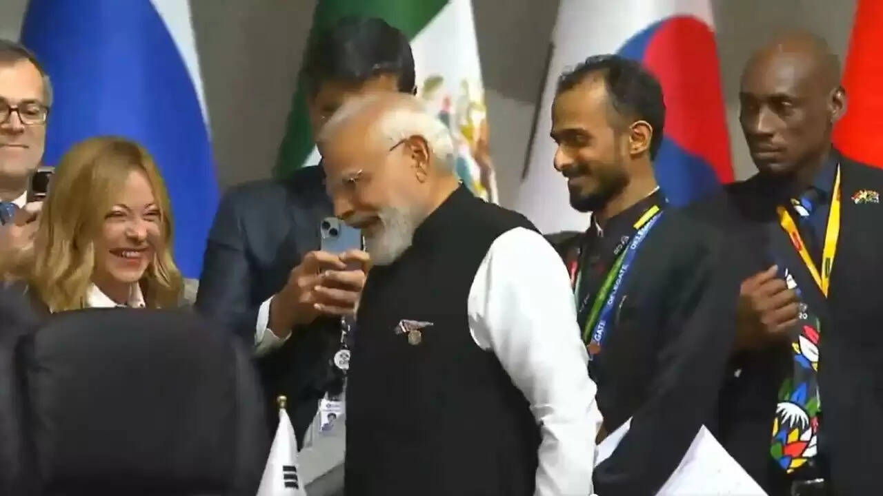 जी-20 शिखर सम्मेलन में मोदी और मेलोनी की दोस्ताना मुलाकात