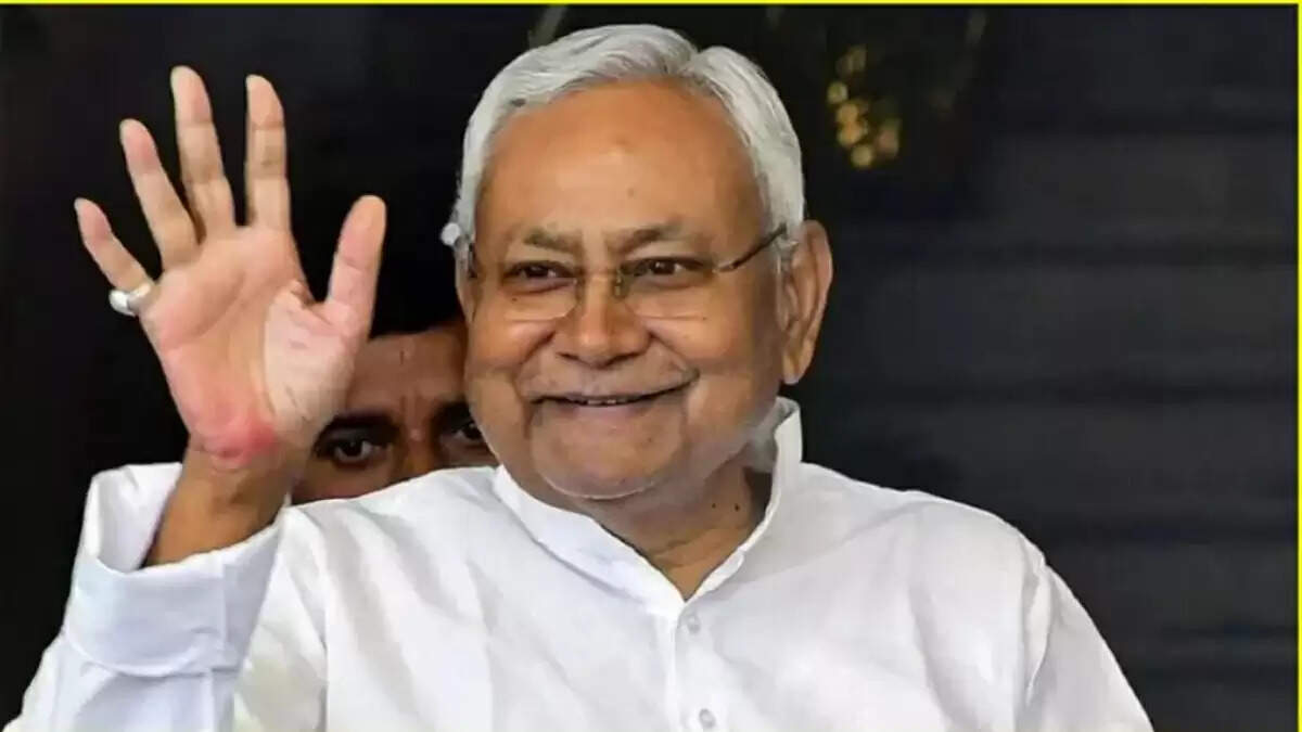 बिहार के युवाओं के लिए सीएम नीतीश का नया ऐलान: केवल 100 रुपये में मिलेगी सरकारी नौकरी की परीक्षा