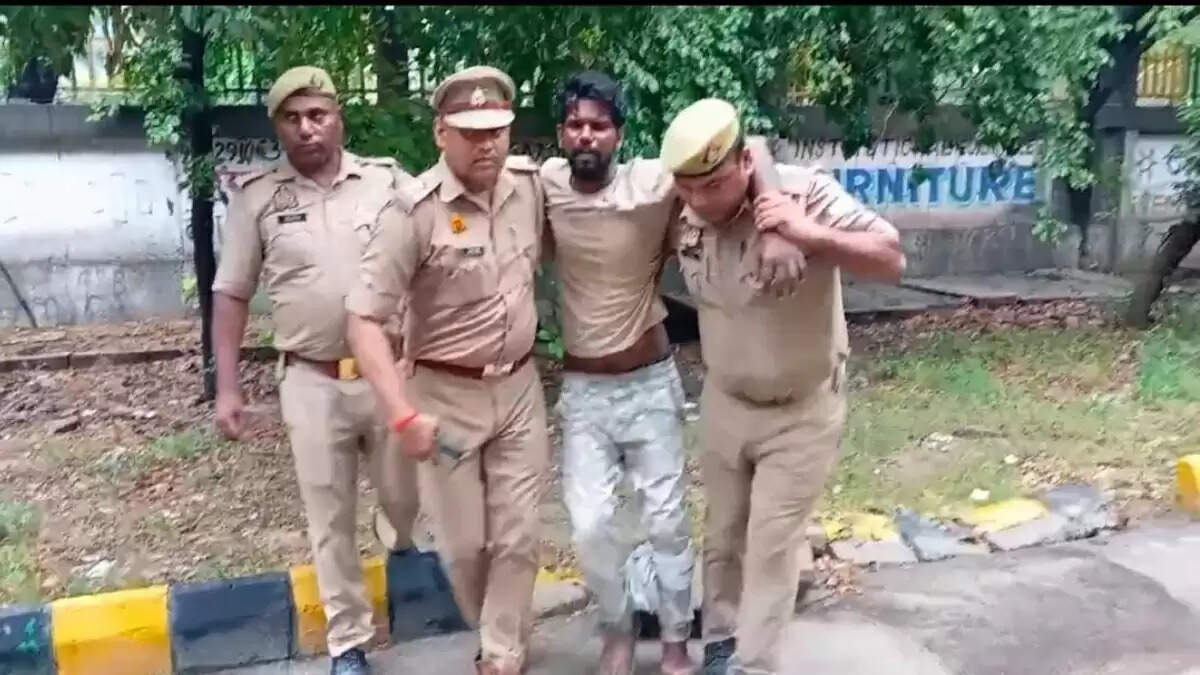 नोएडा में पुलिस का एनकाउंटर: चेन स्नैचर गिरफ्तार