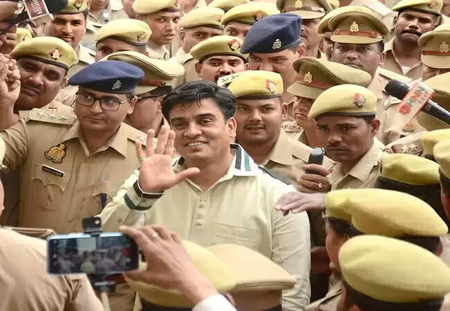 इलाहाबाद हाईकोर्ट ने पूर्व विधायक इरफान सोलंकी को दी जमानत