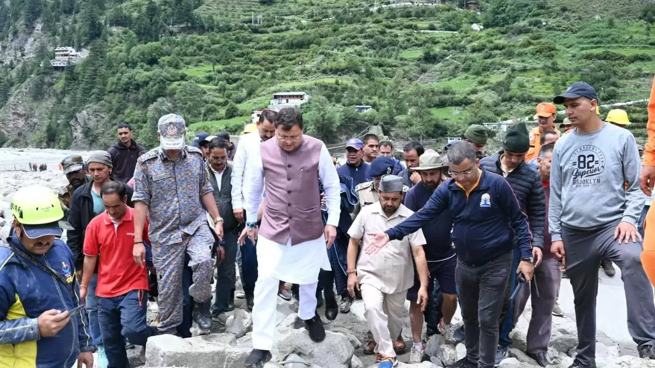 उत्तरकाशी में आपदा के बाद मुख्यमंत्री की राहत योजनाएं