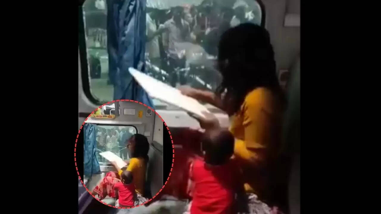 महिला ने ट्रेन की खिड़की तोड़कर जताया गुस्सा, पर्स चोरी से हुई थी नाराजगी
