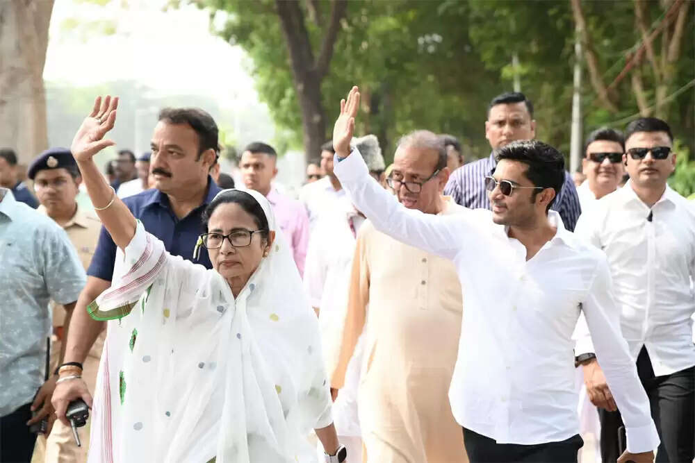 बिहार और पश्चिम बंगाल में महिलाओं के वोटिंग पर प्रभाव: राजनीतिक परिदृश्य का बदलाव