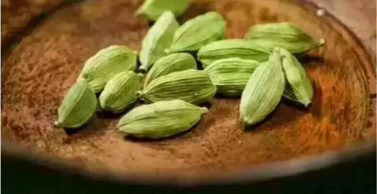 इलायची के सेवन के फायदे और सही तरीका