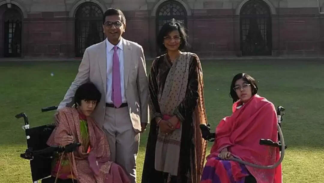 पूर्व मुख्य न्यायाधीश डी. वाई. चंद्रचूड़ का सरकारी आवास खाली न करने का कारण