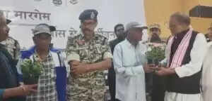 छत्तीसगढ़ में 10 नक्सलियों का आत्मसमर्पण, सुरक्षा बलों की बड़ी सफलता