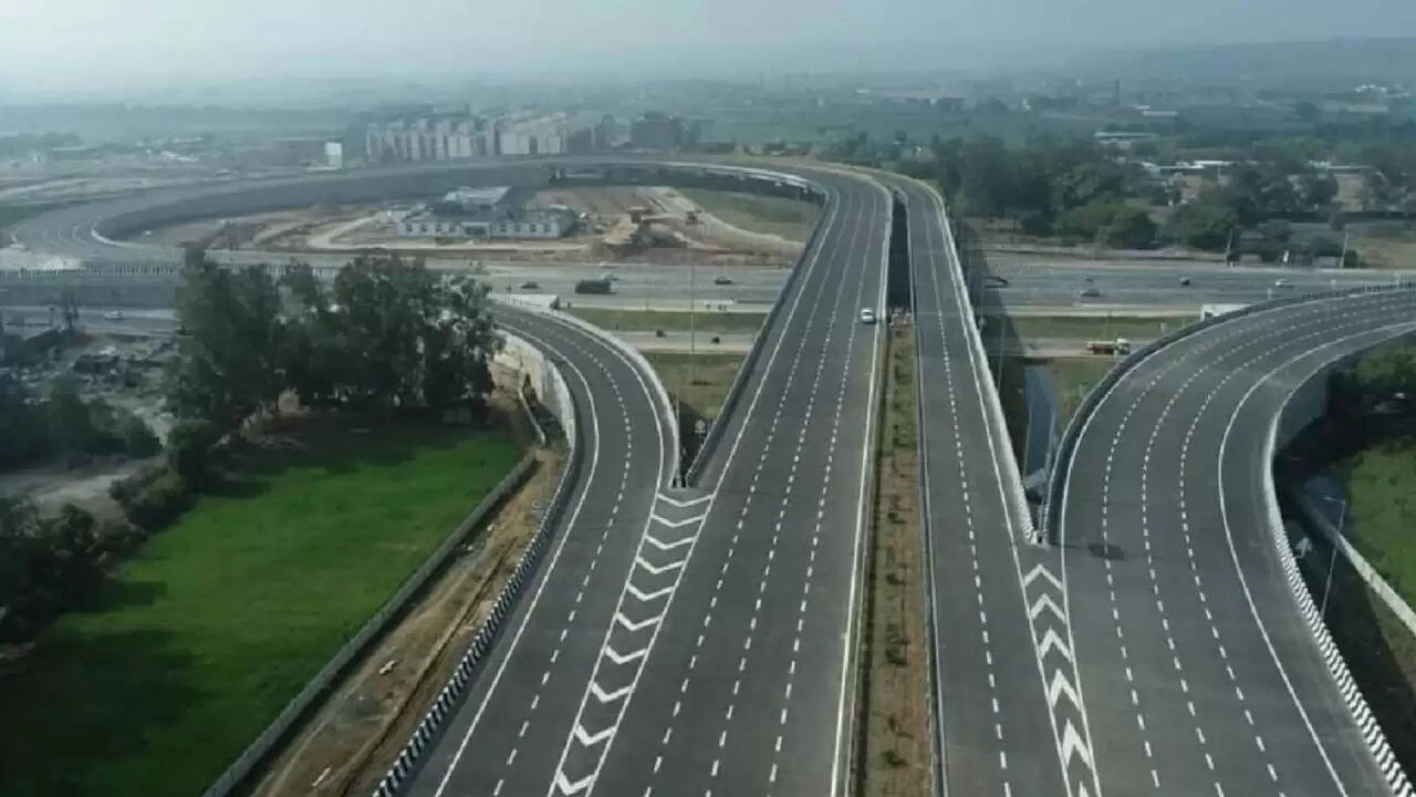 दिल्ली में यातायात प्रबंधन के लिए नए सुरंग लिंक का प्रस्ताव: गडकरी का आदेश