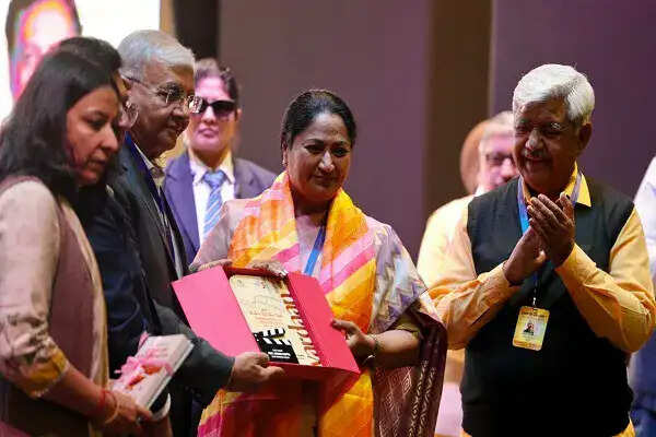 दिल्ली की मुख्यमंत्री ने &lsquo;वरदान&rsquo; फिल्म फेस्टिवल में अंगदान के महत्व पर जोर दिया