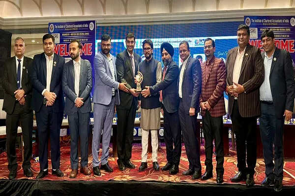 अनुराग सिंह ठाकुर ने चार्टर्ड अकाउंटेंट्स की भूमिका पर जोर दिया