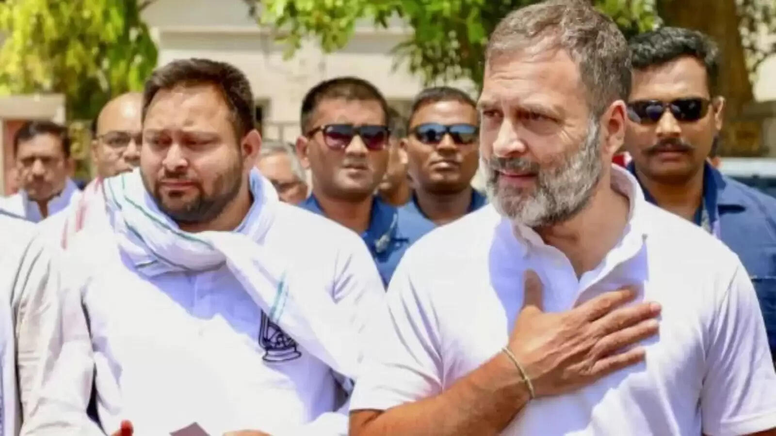 बिहार में चुनावी बहिष्कार की चेतावनी, तेजस्वी यादव और राहुल गांधी ने उठाए गंभीर सवाल