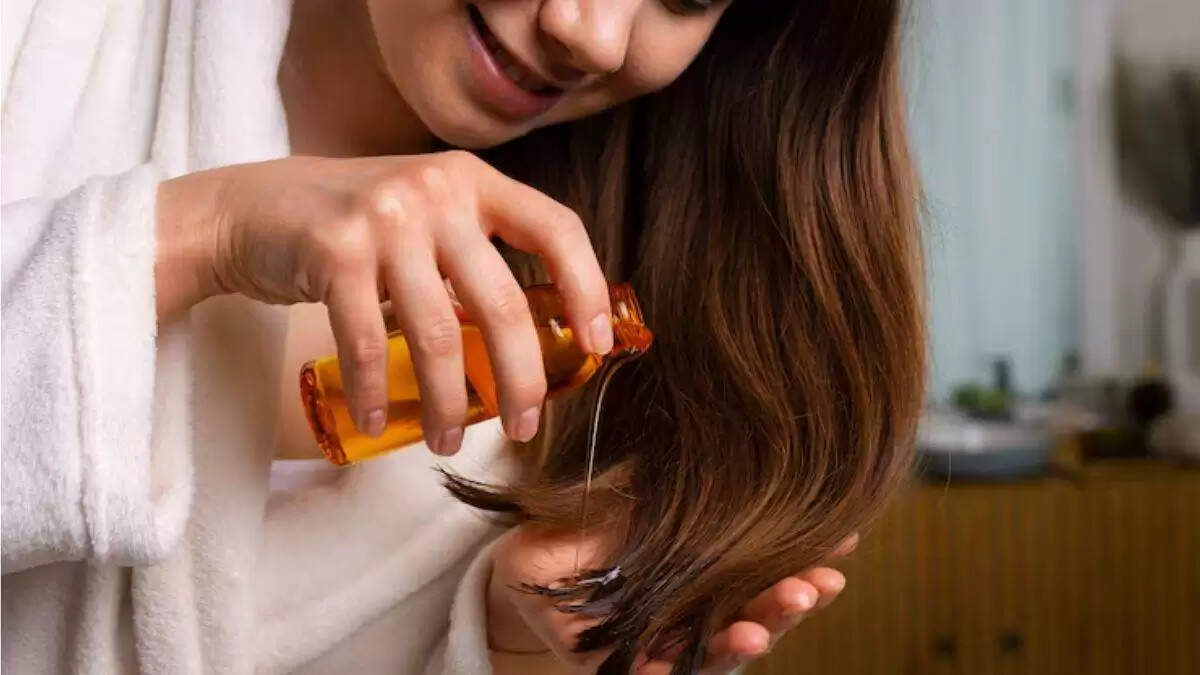 सफेद बालों को काला करने का प्राकृतिक उपाय: जानें कैसे करें सरसों के तेल का इस्तेमाल