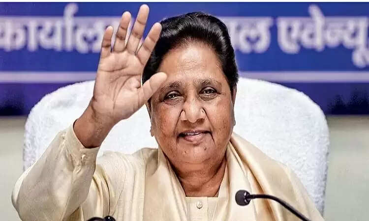 बसपा का शक्ति प्रदर्शन: मायावती ने सपा पर साधा निशाना