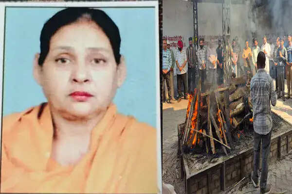 पत्रकारों की माता का अंतिम संस्कार, भावुक विदाई दी गई