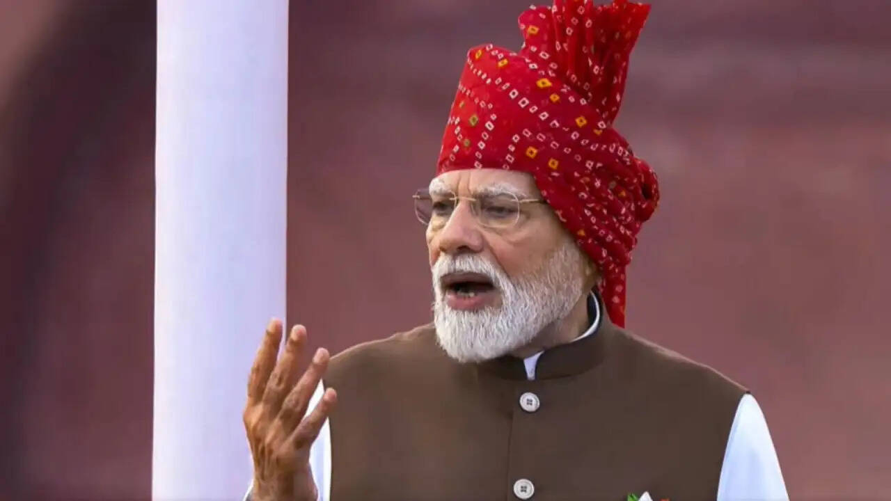 प्रधानमंत्री मोदी ने रक्षा क्षेत्र में आत्मनिर्भरता की आवश्यकता पर जोर दिया