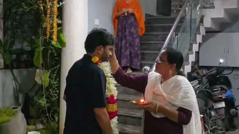 अभिजीत दीपके का आंदोलन: शिक्षा मंत्री के इस्तीफे तक नहीं रुकेगा प्रदर्शन