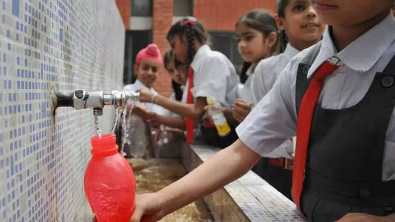 कर्नाटक स्कूल में पानी में जहर मिलाने का मामला: तीन गिरफ्तार