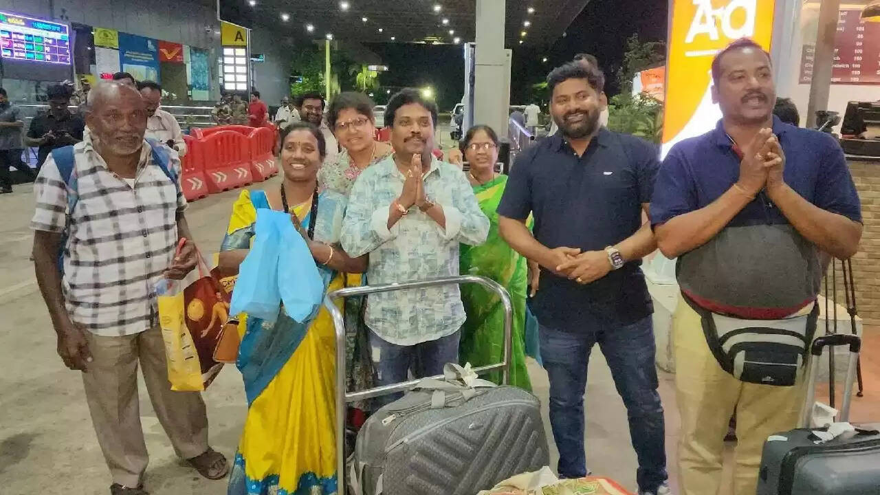 आंध्र प्रदेश सरकार ने नेपाल में फंसे तेलुगू लोगों को सुरक्षित निकाला