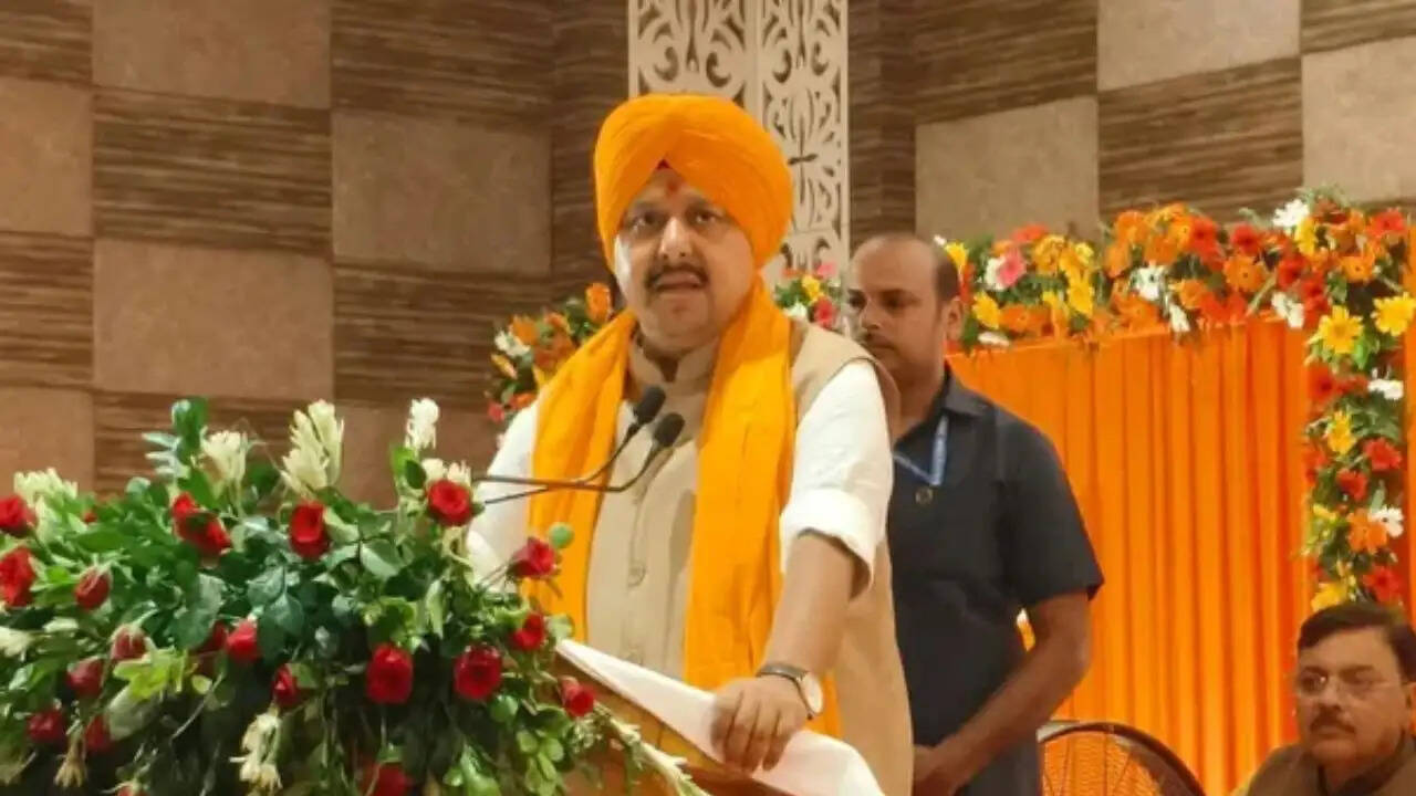 भाजपा अध्यक्ष ने पंजाबी गौरव सम्मेलन में समाज की भूमिका की सराहना की