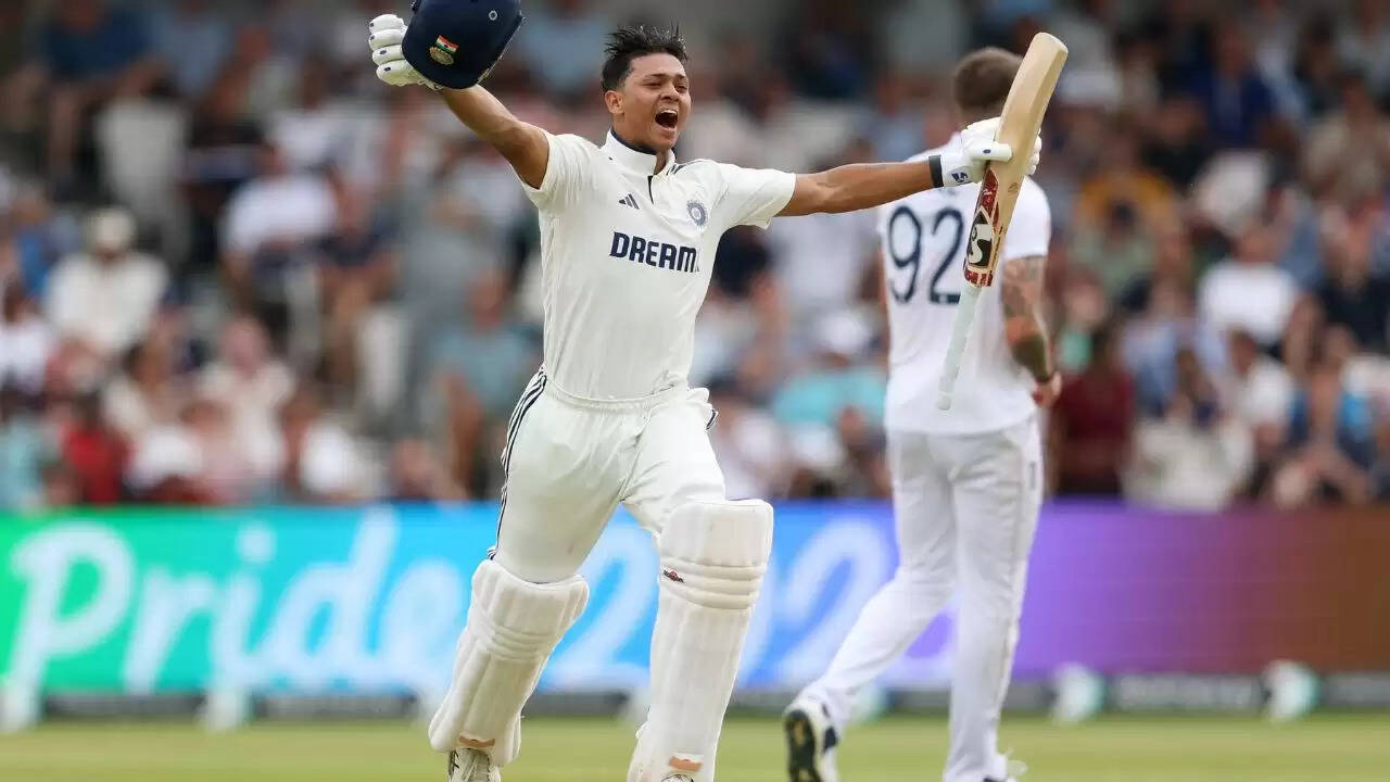 यशस्वी जायसवाल की अद्भुत पारी ने इंग्लैंड के खिलाफ पहले टेस्ट में भारत को मजबूत स्थिति में पहुंचाया