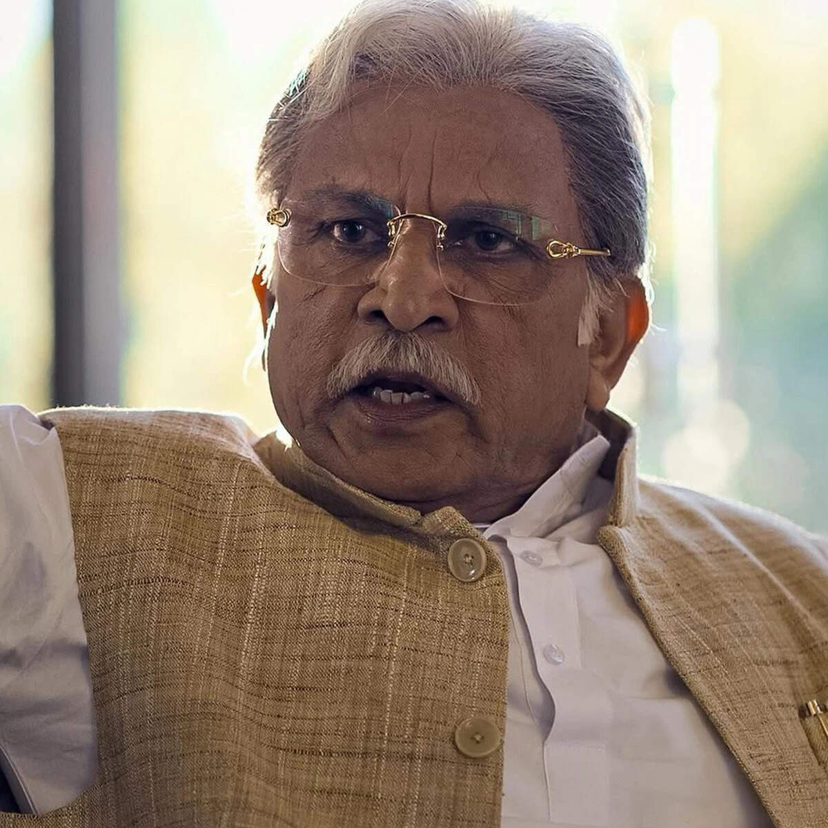 अन्नू कपूर का चौंकाने वाला खुलासा: फिल्म सेट पर अंतरंग दृश्य के दौरान अभिनेता ने खोया नियंत्रण