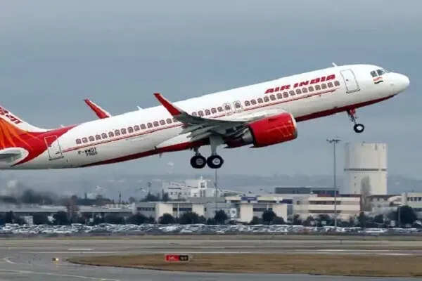 DGCA की चेतावनी: एअर इंडिया के पायलटों ने उड़ान में की नियमों की अनदेखी