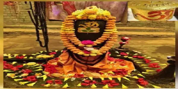 रामपाल मंदिर के स्वयंभू शिवलिंग से जुड़ी हैं अनोखी मान्यताएं, आज भी निभाई जाती है पुरानी परंपरा