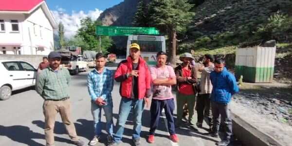 तांदी में फंसे 80 लोगों को किया रेस्क्यू