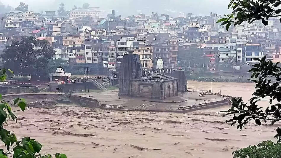 हिमाचल प्रदेश में जलवायु परिवर्तन और प्राकृतिक आपदाओं का बढ़ता खतरा