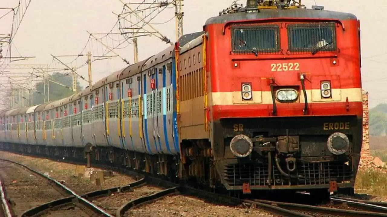 भारतीय रेलवे की नई योजना: 2030 तक ट्रेनों की संख्या दोगुनी करने का लक्ष्य