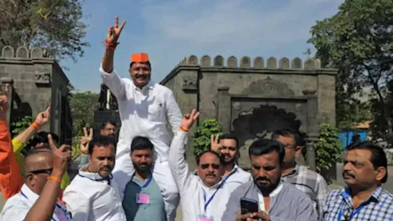 महाराष्ट्र के नगर निकाय चुनावों में महायुति का दबदबा: क्या है विपक्ष की स्थिति?