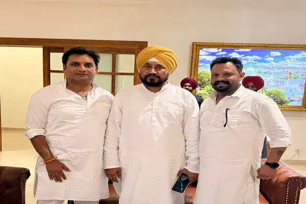 खाटी धाम के 10 करोड़ रुपये के फंड के दुरुपयोग का मामला, रवीश राज शर्मा ने उठाया मुद्दा