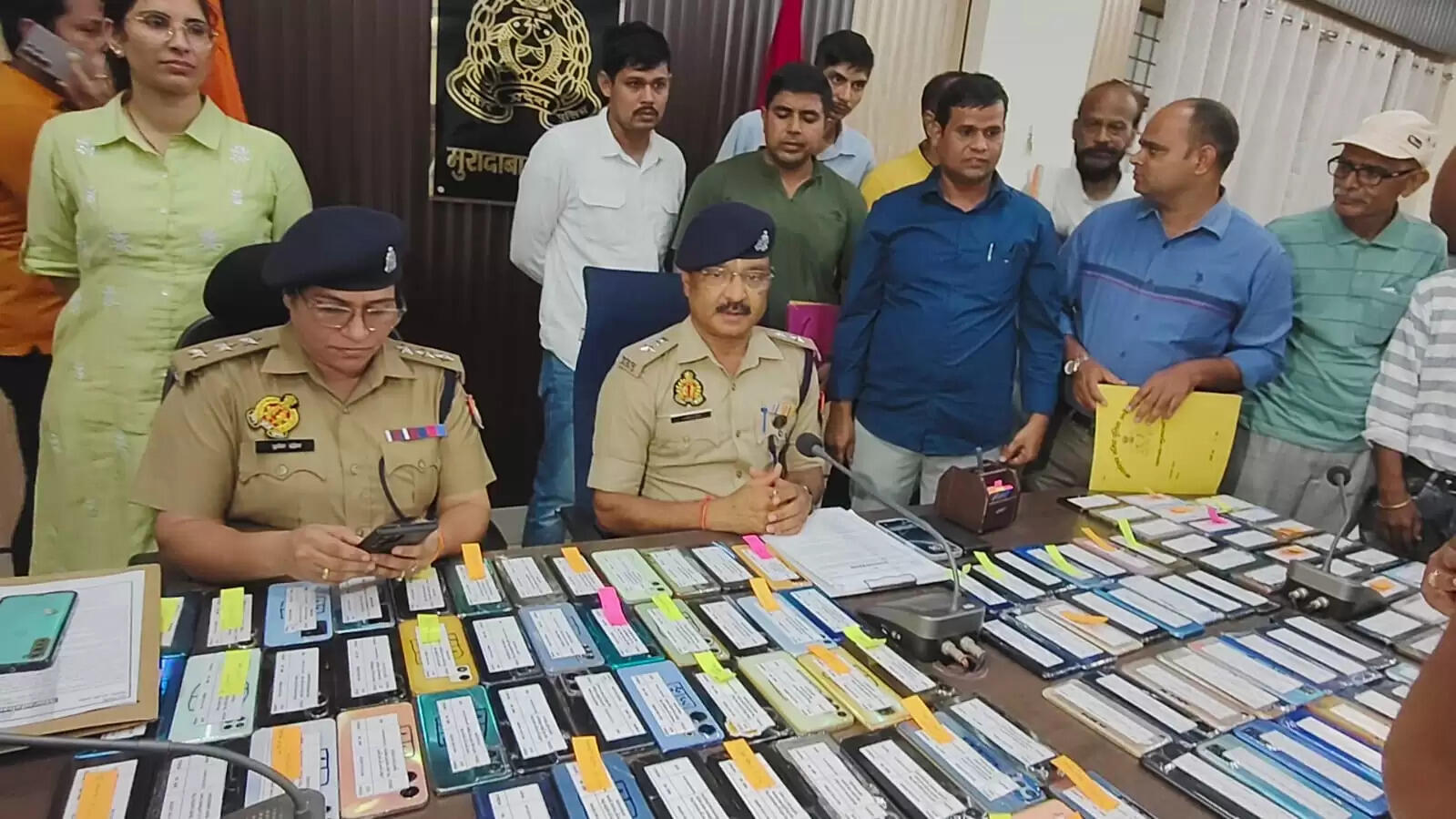 मुरादाबाद पुलिस ने 30 लाख रुपये के 146 खोए मोबाइल फोन किए बरामद