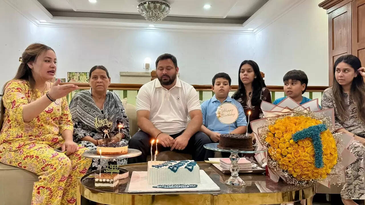 तेजस्वी यादव का 36वां जन्मदिन: बिहार में चुनावी उत्सव का माहौल