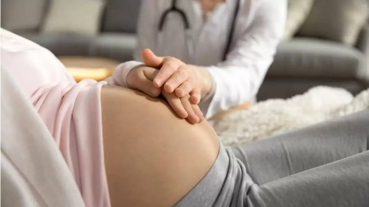 महिलाओं के मातृत्व अवकाश को मौलिक अधिकार मानने वाला ऐतिहासिक सुप्रीम कोर्ट का फैसला