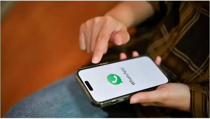 iPhone पर एक साथ दो व्हाट्सएप अकाउंट चलाने की सुविधा