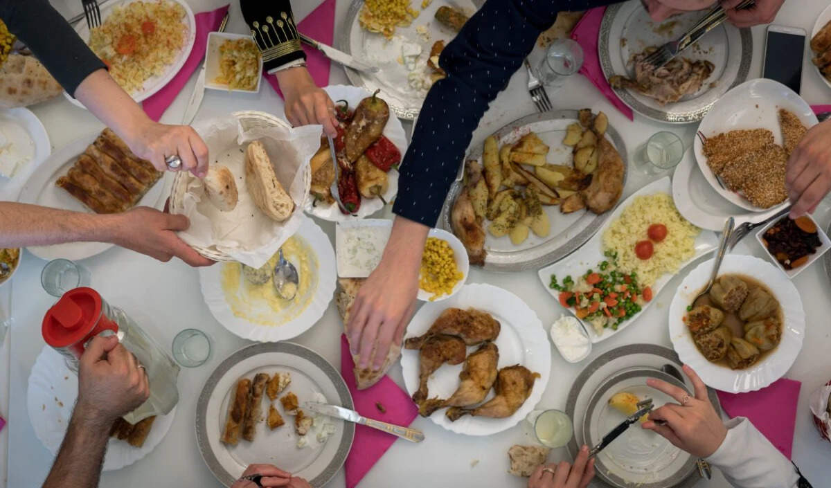 इफ्तार के दौरान सही खान-पान के टिप्स