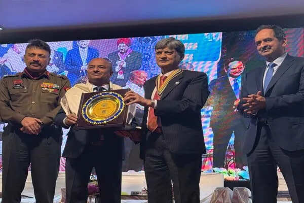 डॉ. संदीप सिंघल को मिला राष्ट्रीय स्तर का प्रतिष्ठित इंजीनियरिंग पुरस्कार