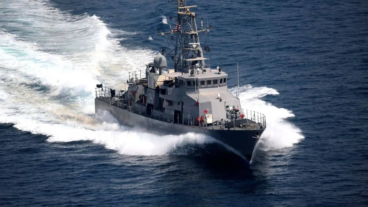 होर्मुज जलडमरूमध्य में तनाव: ईरान की नई फीस और भारत का रुख