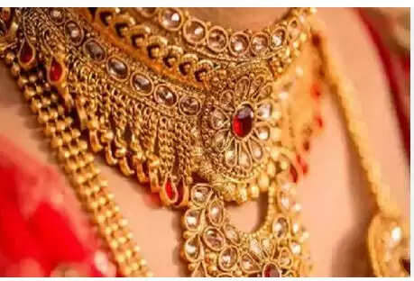 सोने और चांदी की कीमतों में भारी उछाल, जानें आज के रेट