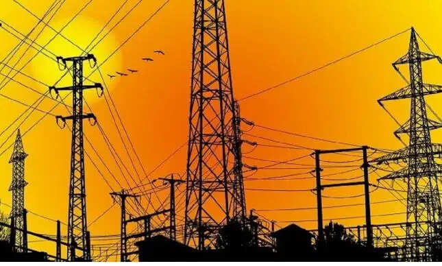 सरकार ने बिजली विभाग में की बड़ी कार्रवाई, सात इंजीनियर निलंबित