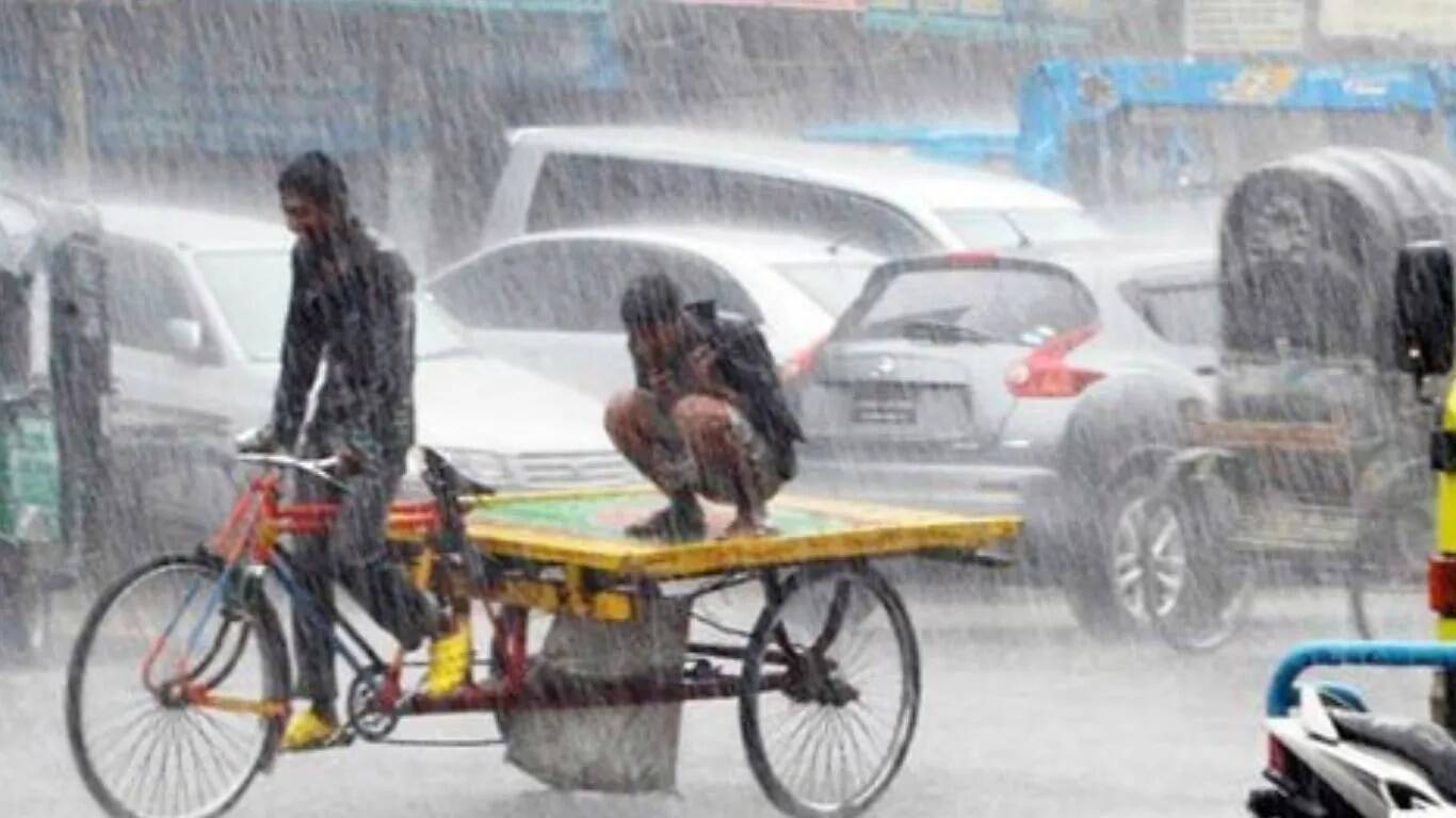 हिसार में बारिश से जनजीवन प्रभावित, स्कूलों में छुट्टी घोषित