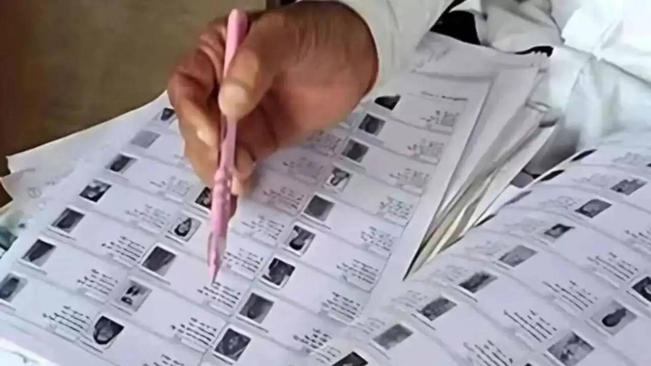 पश्चिम बंगाल में वोटर वेरिफिकेशन प्रक्रिया में सुधार के लिए नए निर्देश