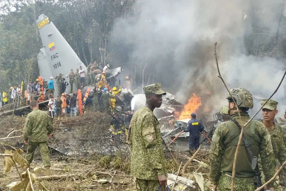 कोलंबिया में सैन्य विमान दुर्घटना में 66 की मौत, 57 घायल