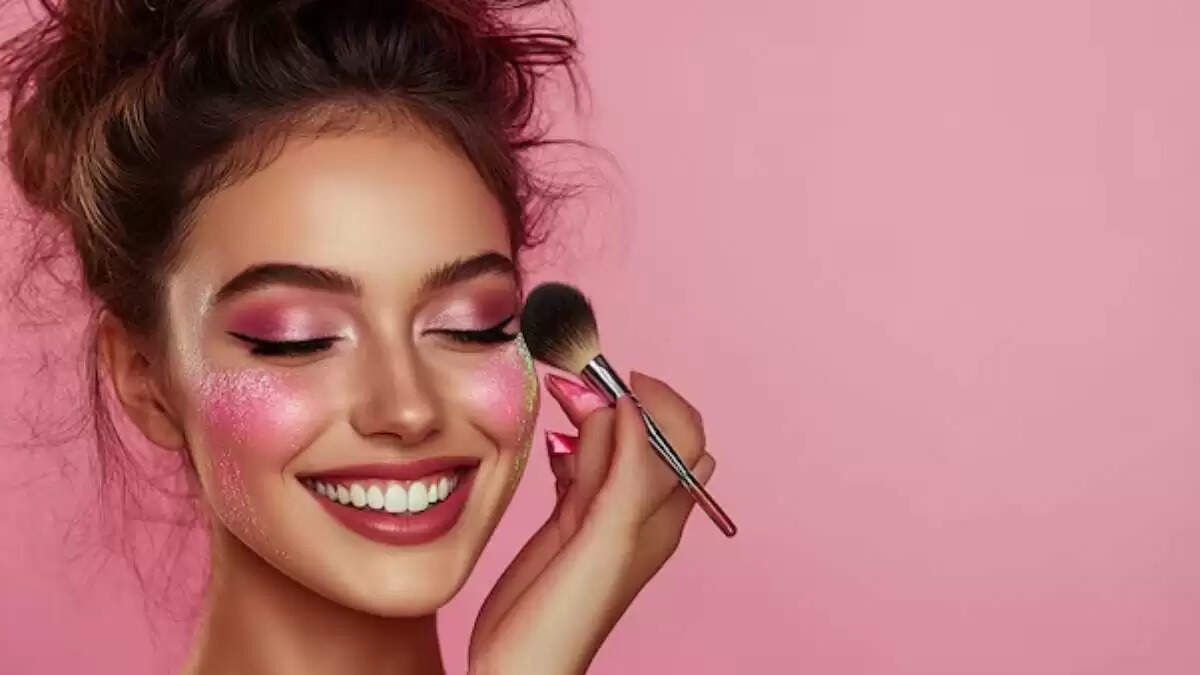 International Makeup Day 2025: मेकअप करने का सही तरीका जानें