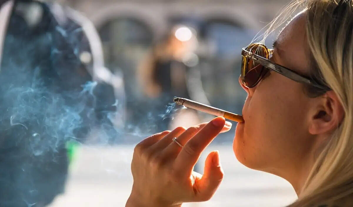 स्मोकिंग और कोलेस्ट्रॉल: स्वास्थ्य पर प्रभाव और संतुलन के उपाय