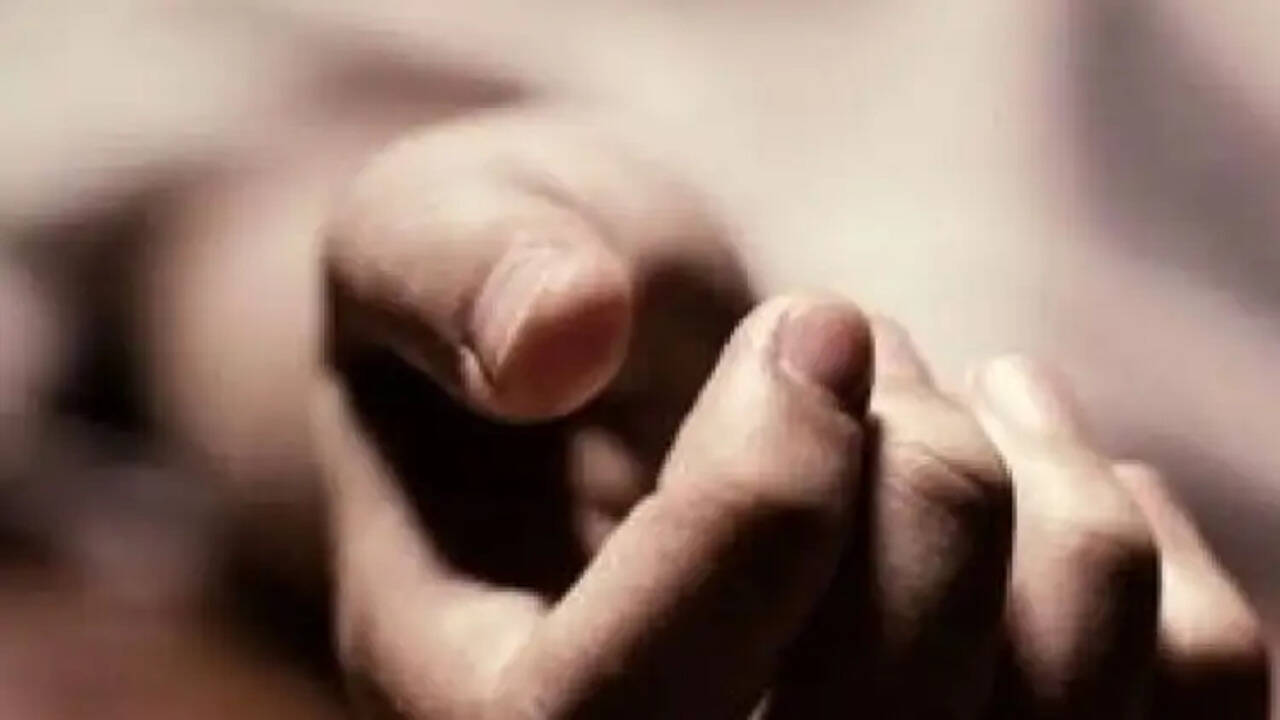 इंदौर में NEET छात्रा की संदिग्ध मौत: चौथी मंजिल से गिरने की घटना