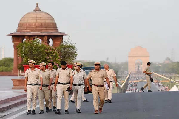 दिल्ली में प्रशासनिक ढांचे में बदलाव: 11 जिलों की जगह 13 जिले होंगे