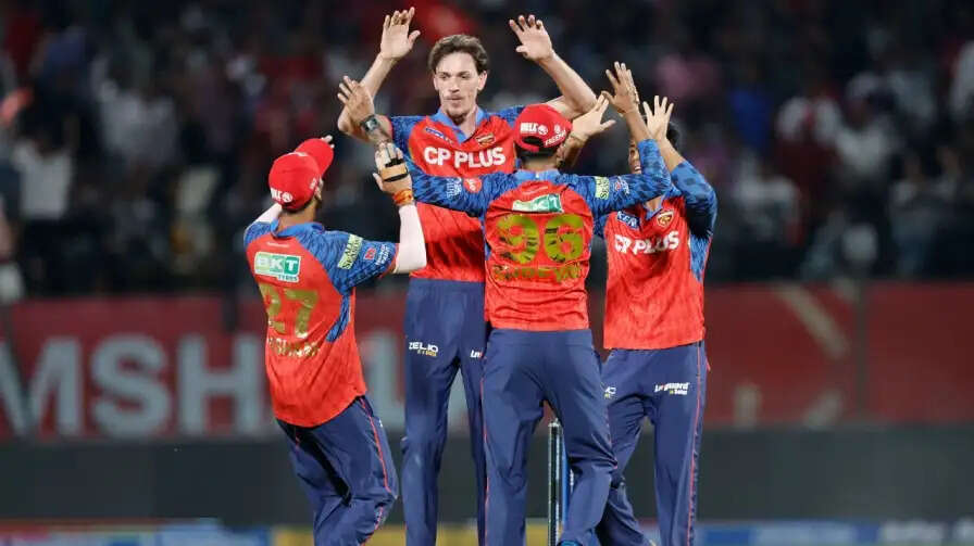 PBKS की IPL 2026 में मुश्किलें बढ़ीं, प्लेऑफ की राह में बाधाएं